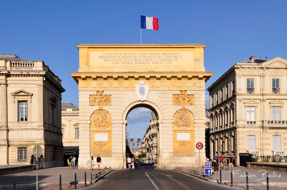 Monument avec une jolie lumière